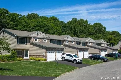 5000 Townhouse Drive #3204, Coram, NY 11727 - Photo 3