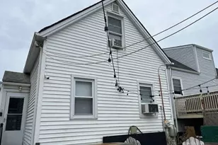 742 S 9th St, Lindenhurst, NY 11757 - Photo 3