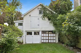 151 Bay Ave, Greenport, NY 11944 - Photo 3
