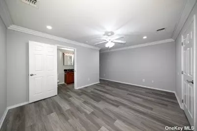 120 Overlook Drive #120, Farmingville, NY 11738 - Photo 5