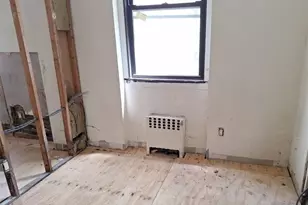 21-38 35th St, Astoria, NY 11105 - Photo 9