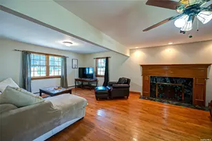 43 Hollins Ln, East Islip, NY 11730 - Photo 5