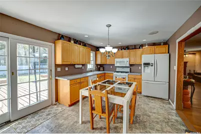 43 Hollins Lane, East Islip, NY 11730 - Photo 9