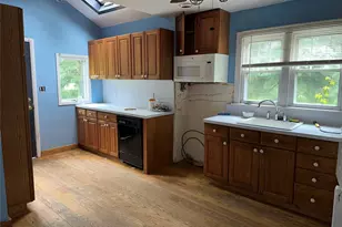 77 Lincoln Rd, Medford, NY 11763 - Photo 5