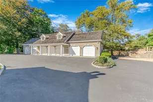 300 Maple St, Islip, NY 11751 - Photo 7