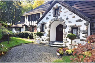 539 Manhasset Woods Road, Manhasset, NY 11030 - Photo 31
