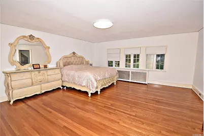 539 Manhasset Woods Road, Manhasset, NY 11030 - Photo 21