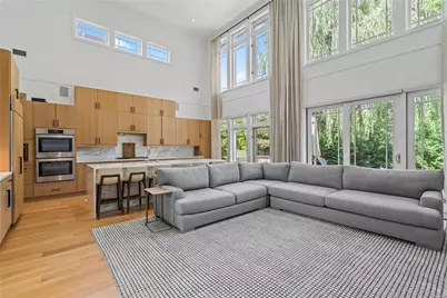 8 Holiday Pond Road, Jericho, NY 11753 - Photo 11