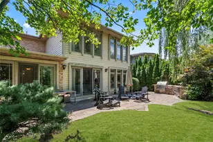 8 Holiday Pond Rd, Jericho, NY 11753 - Photo 35