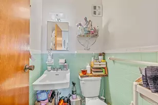 28-12 Astoria Blvd, Astoria, NY 11102 - Photo 19