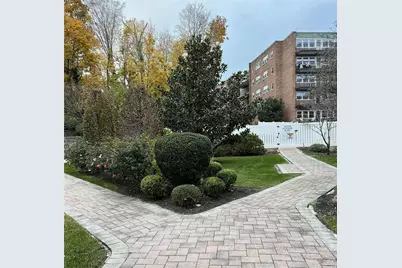 32 Pearsall Avenue #1G, Glen Cove, NY 11542 - Photo 15