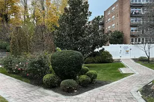 32 Pearsall Ave, Glen Cove, NY 11542 - Photo 15