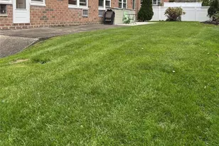 32 Pearsall Ave, Glen Cove, NY 11542 - Photo 11