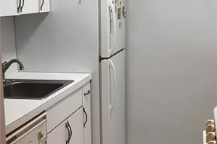 32 Pearsall Ave, Glen Cove, NY 11542 - Photo 7