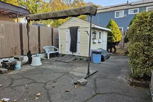 141-18 Lakewood Ave, Jamaica, NY 11435 - Photo 5