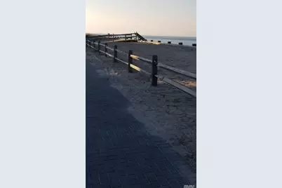 7 Crescent Walk, Seaview, NY 11770 - Photo 15