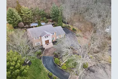 6 Heather Court, Dix Hills, NY 11746 - Photo 3