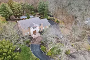 6 Heather Ct, Dix Hills, NY 11746 - Photo 3