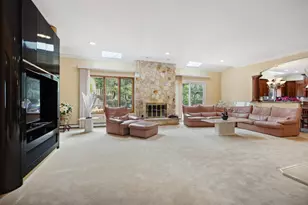 6 Heather Ct, Dix Hills, NY 11746 - Photo 15