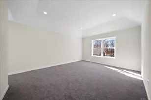 8 Fourth Lot 10 Ave, Centereach, NY 11720 - Photo 31