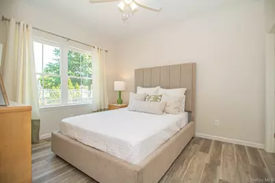 309 Ashley Court Avenue, North Babylon, NY 11703 - Photo 5