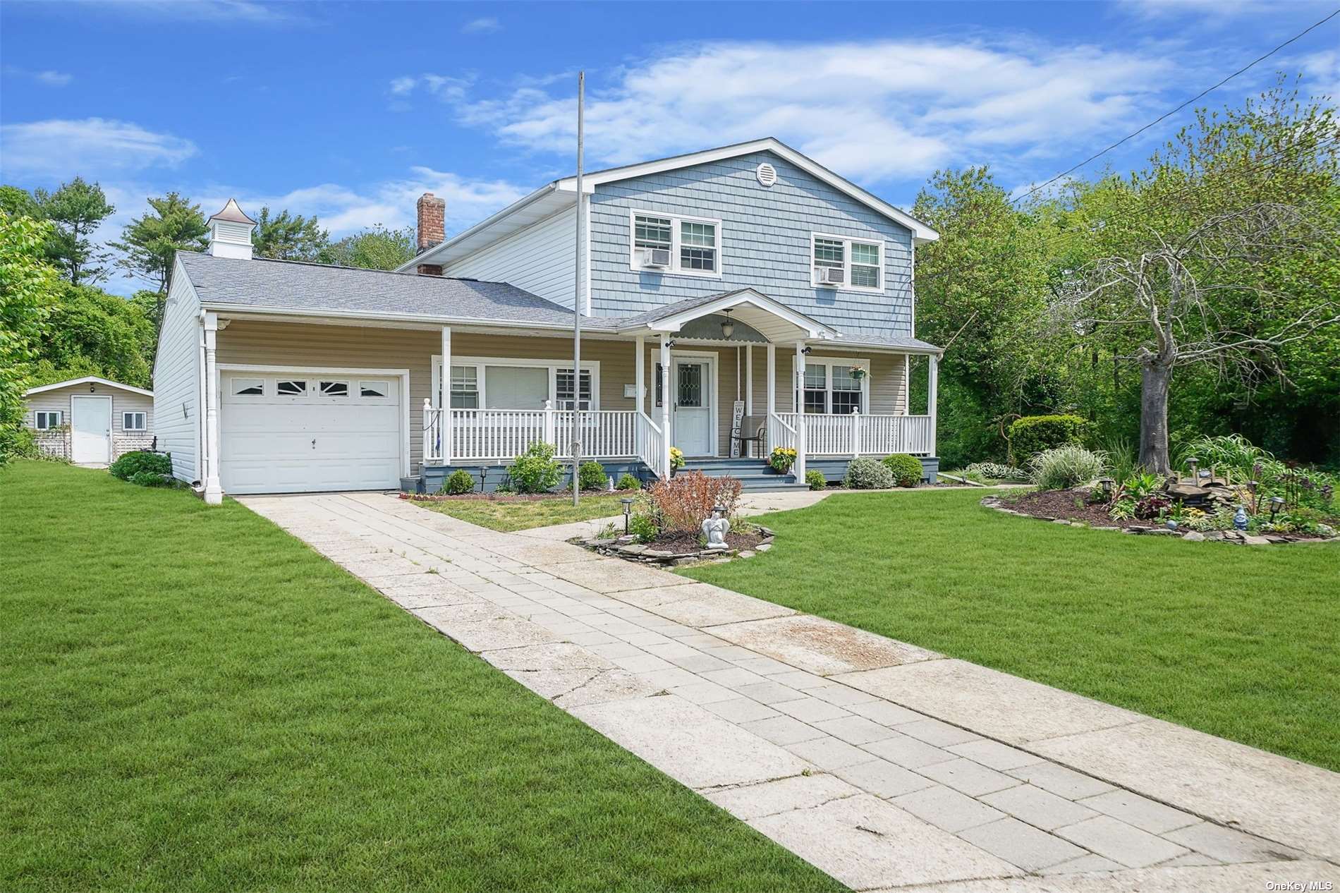 9 rex ct bay shore ny 11706 mls l3481848 coldwell banker