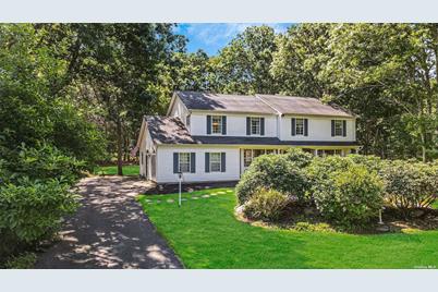 25 Golf Club Circle, Manorville, NY 11949 - Photo 1