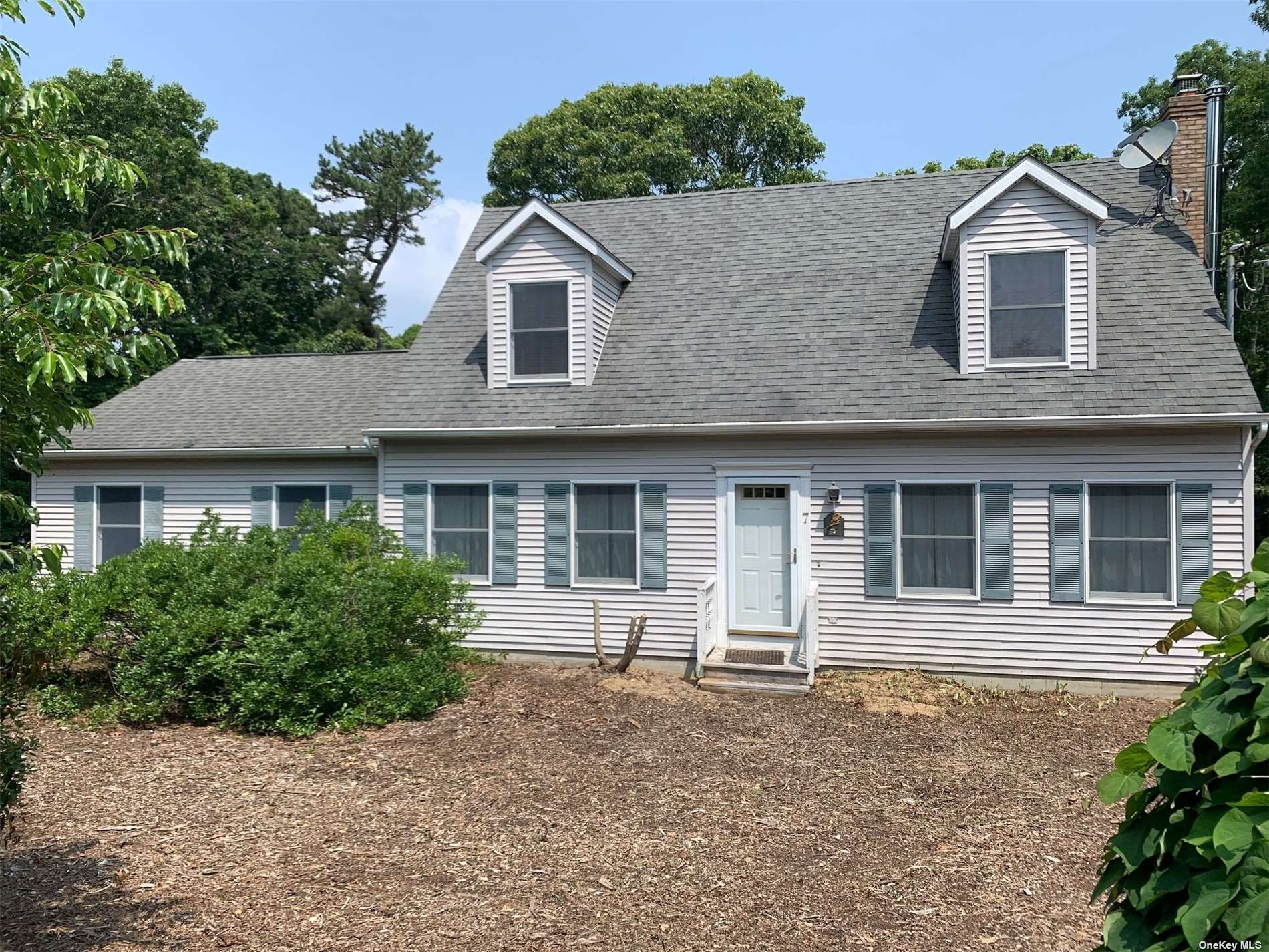 7 Neptune Ave, Hampton Bays, NY 11946 MLS 3488677 Coldwell Banker