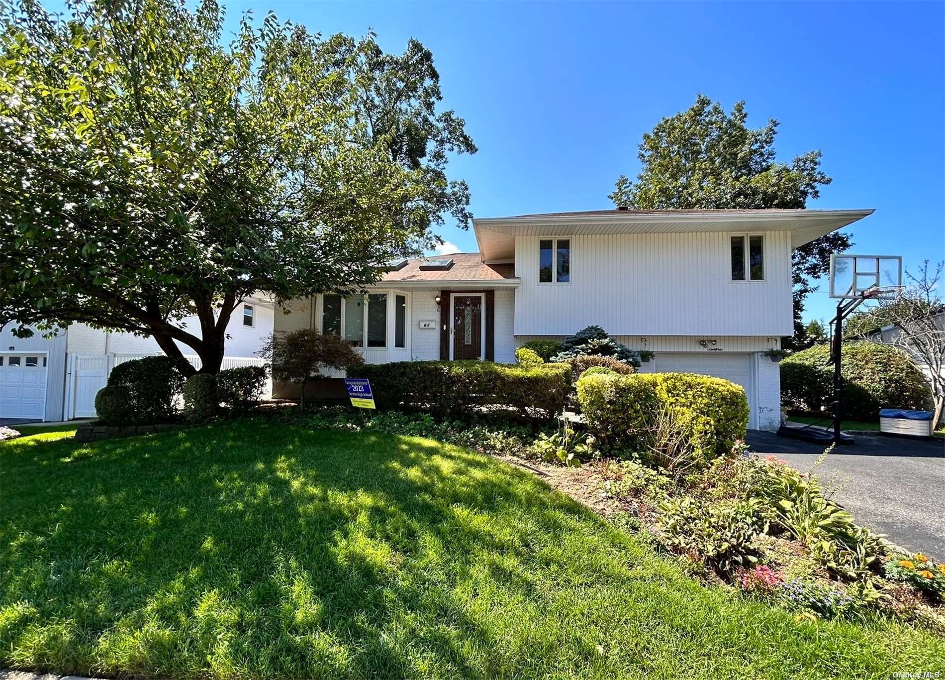 61 Magnolia Ln, Jericho, NY 11753 MLS 3500451 Coldwell Banker