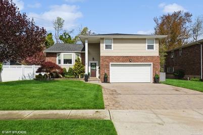 1822 Merikoke Avenue, Wantagh, NY 11793 - Photo 1