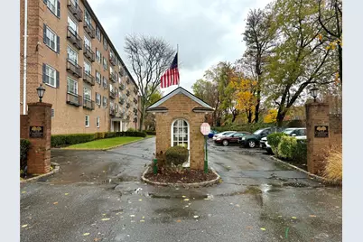 4 Consulate Drive #2M, Tuckahoe, NY 10707 - Photo 1