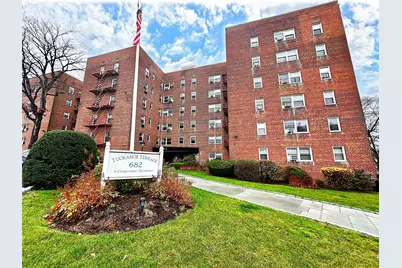 682 Tuckahoe Road #4A, Yonkers, NY 10710 - Photo 1