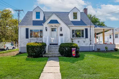 33 Farnum Street, Lynbrook, NY 11563 - Photo 1