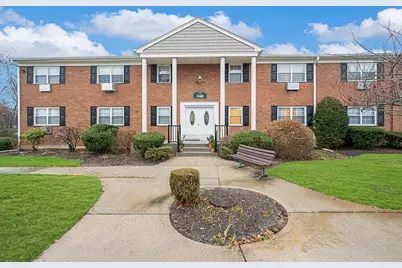 348 Lakeland Avenue #8A, Sayville, NY 11782 - Photo 1