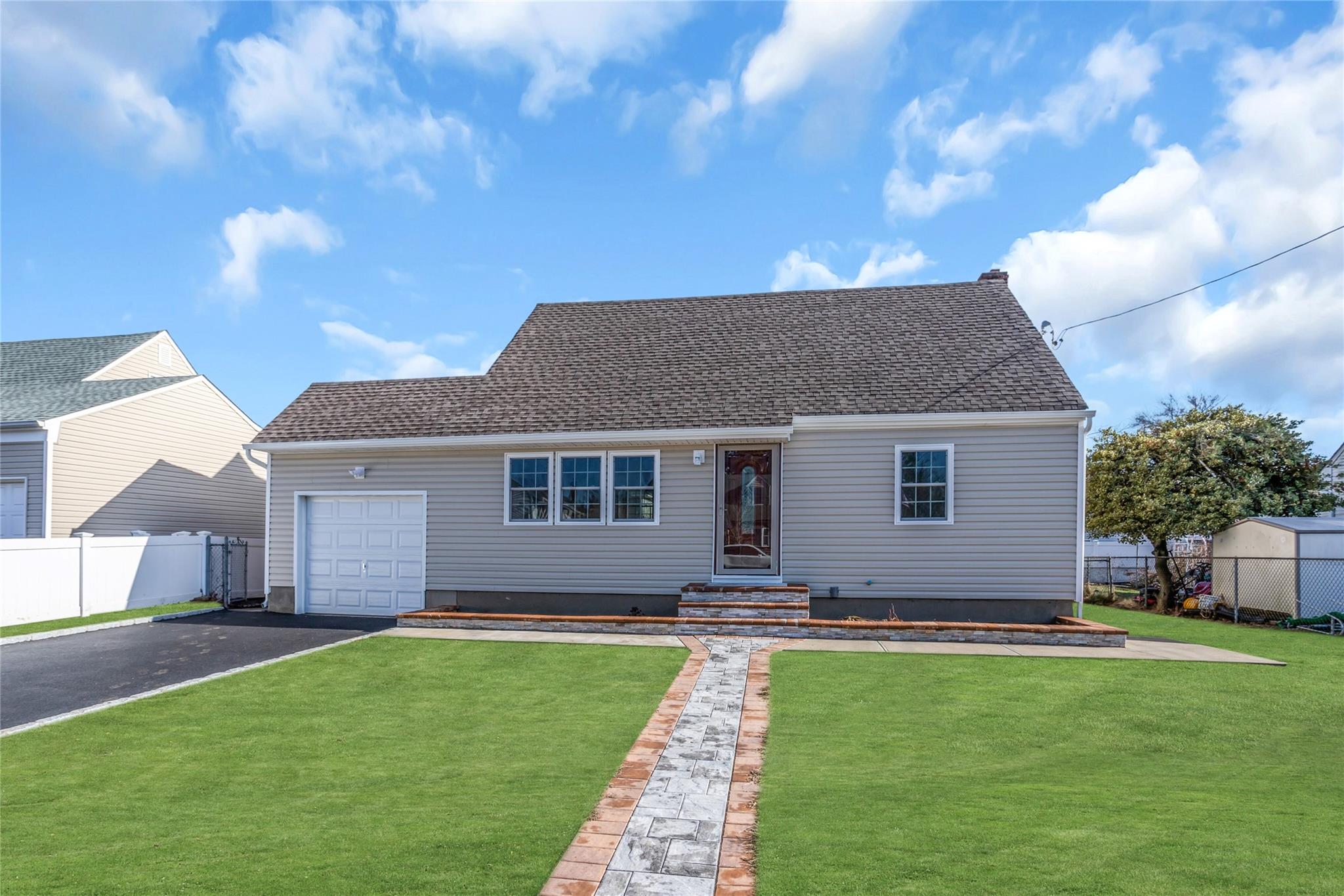 3 Oak St, Farmingdale, NY 11735 MLS 808791 Coldwell Banker