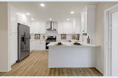 137 Powerhouse Road #1E, Roslyn Heights, NY 11577 - Photo 1