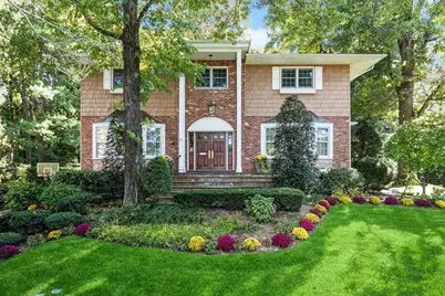 25 Wren Drive, East Hills, NY 11576 - Photo 1