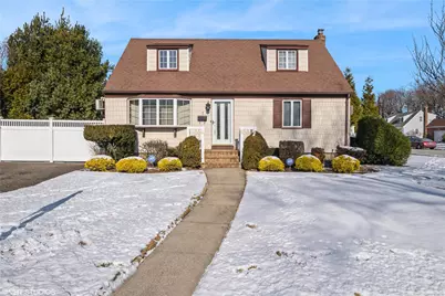 7 Dover Lane, Farmingdale, NY 11735 - Photo 1