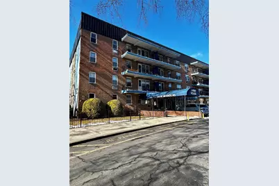 190 W Merrick Road #2P, Freeport, NY 11520 - Photo 1