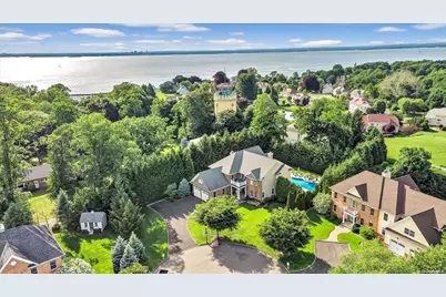5 Sunview Court, Glen Cove, NY 11542 - Photo 1