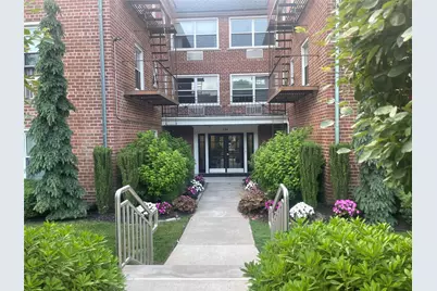 111 S Centre Avenue #2-MM, Rockville Centre, NY 11570 - Photo 1