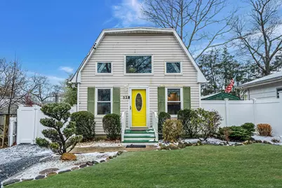 32 Florence Street, Patchogue, NY 11772 - Photo 1