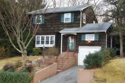 4 Crescent Drive, Huntington, NY 11743 - Photo 1