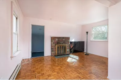 2 Beverly Avenue, Copiague, NY 11726 - Photo 5