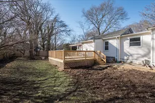 2 Beverly Ave, Copiague, NY 11726 - Photo 17