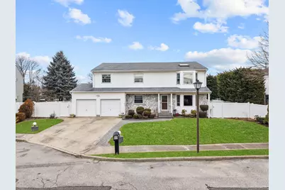 55 Waterman Court, Babylon, NY 11702 - Photo 1