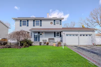 25 Coleridge Road, Holbrook, NY 11741 - Photo 1