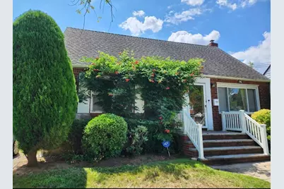 123 North Drive, Valley Stream, NY 11580 - Photo 1