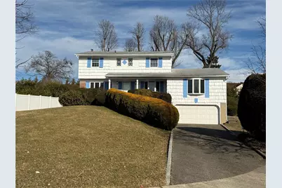 77 Auburn Lane, East Norwich, NY 11732 - Photo 1