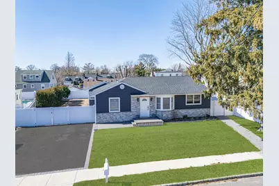 20 E Bay Drive, West Islip, NY 11795 - Photo 1